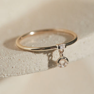 Gravity baguette diamond loop shake ring