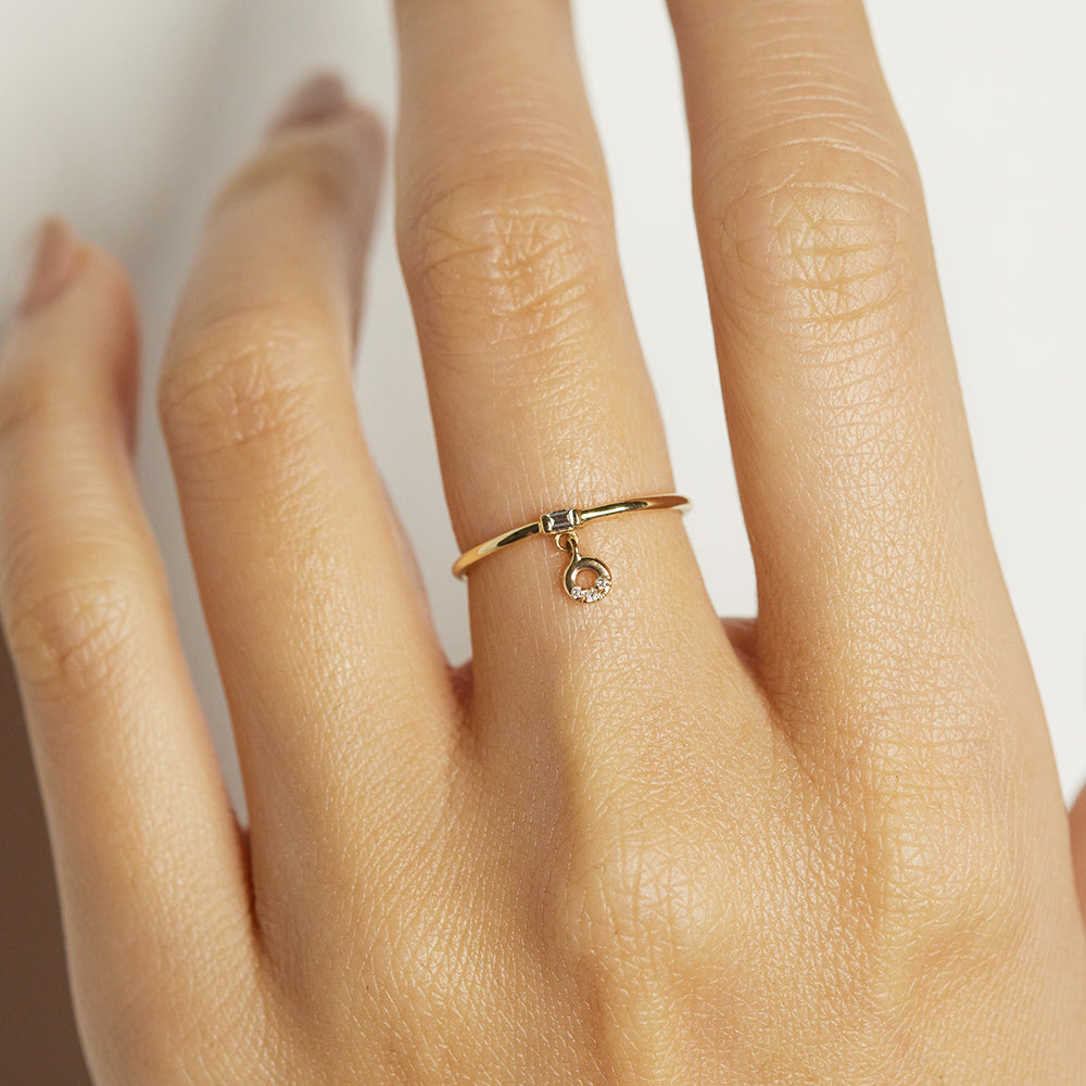 Gravity baguette diamond loop shake ring
