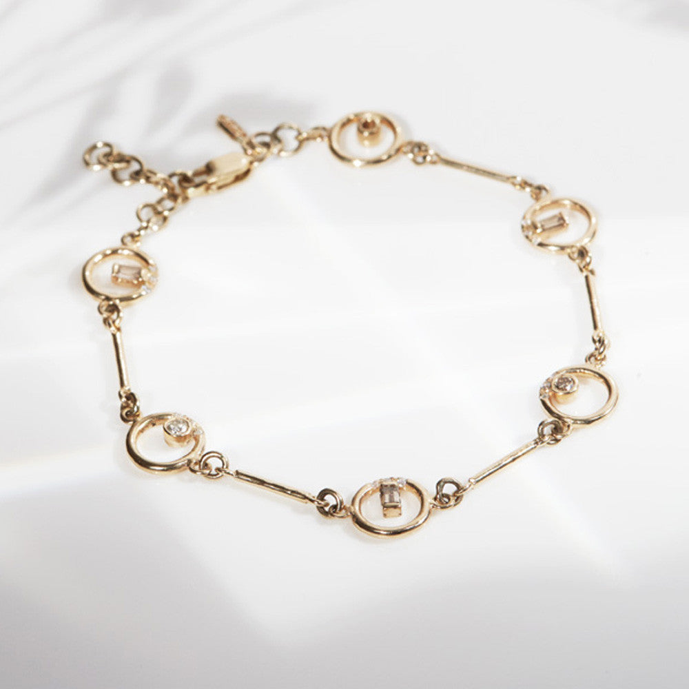 Gravity small hoop bracelet