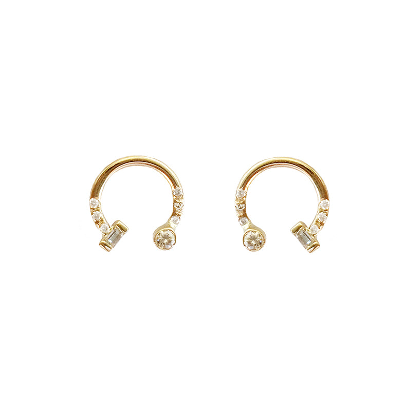 Gravity champagne round and baguette diamond studs